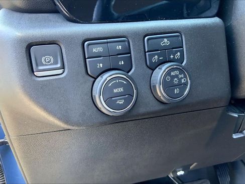 Used 2024 Chevrolet Silverado 1500 RST w/ Z71 Off-Road Package AWD/4WD image 34