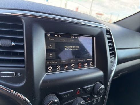 Used 2020 Jeep Grand Cherokee Laredo image 25