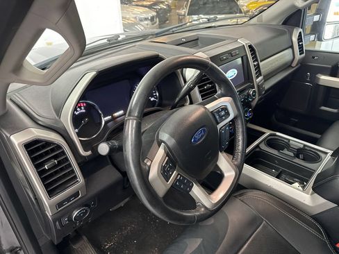 Used 2019 Ford F250 Lariat w/ Lariat Value Package AWD/4WD image 8