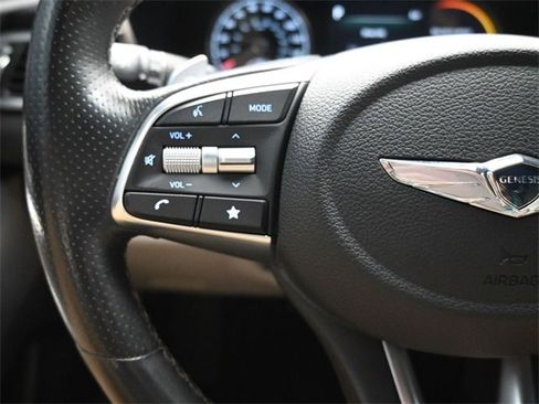 Used 2022 Genesis G70 2.0T image 25