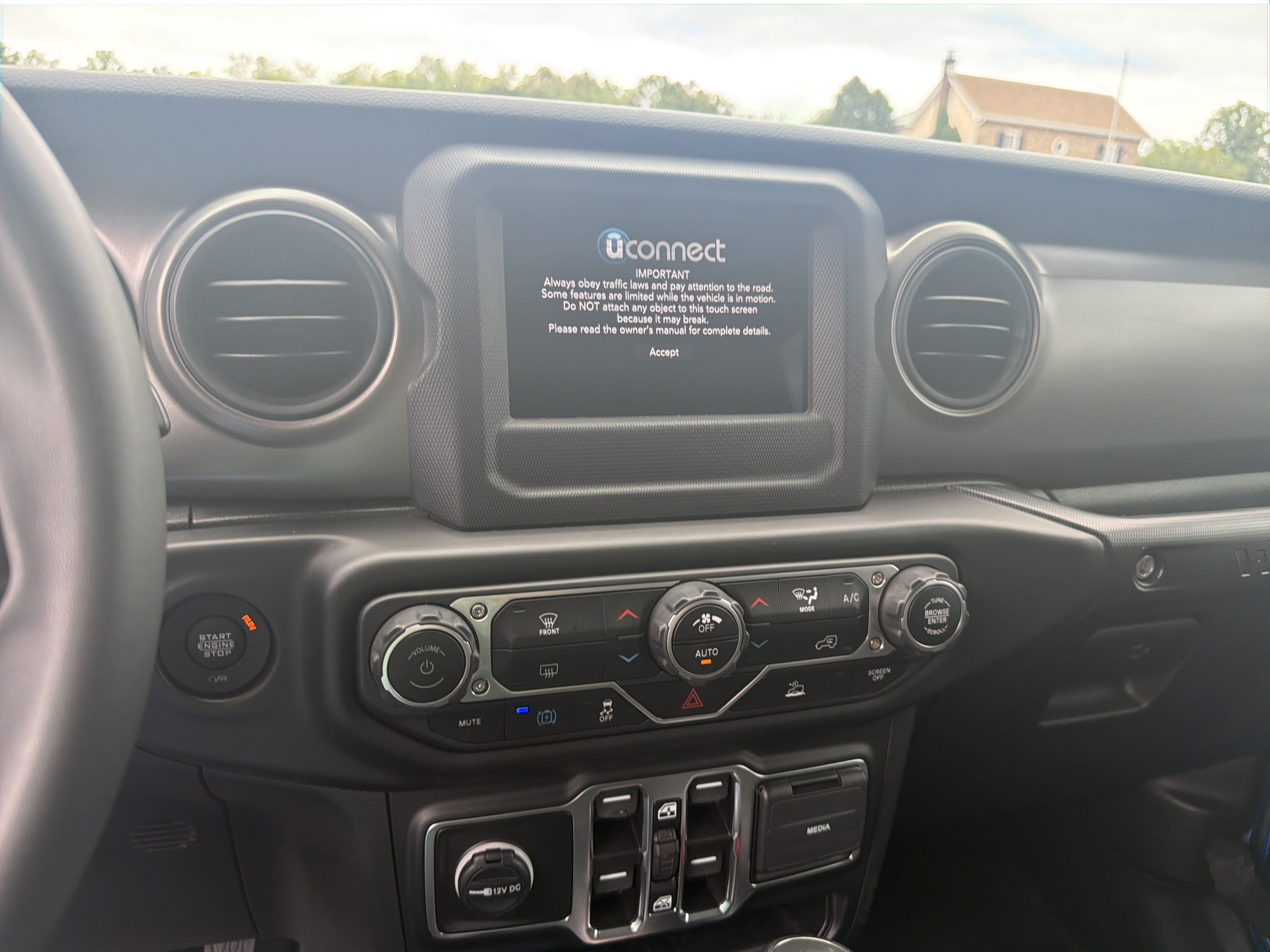Certified 2023 Jeep Wrangler Unlimited w/ Convenience Group AWD/4WD image 19