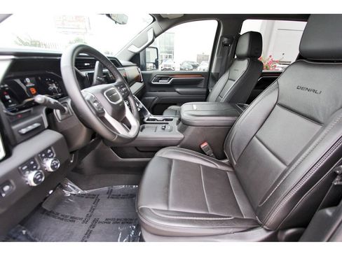 Used 2025 GMC Sierra 2500 Denali w/ Denali Reserve Package AWD/4WD image 12