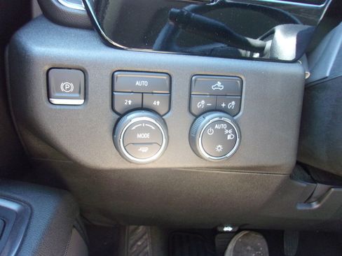 Used 2023 Chevrolet Silverado 1500 LT AWD/4WD image 24