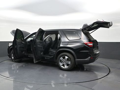 Used 2025 Honda Pilot EX-L image 32