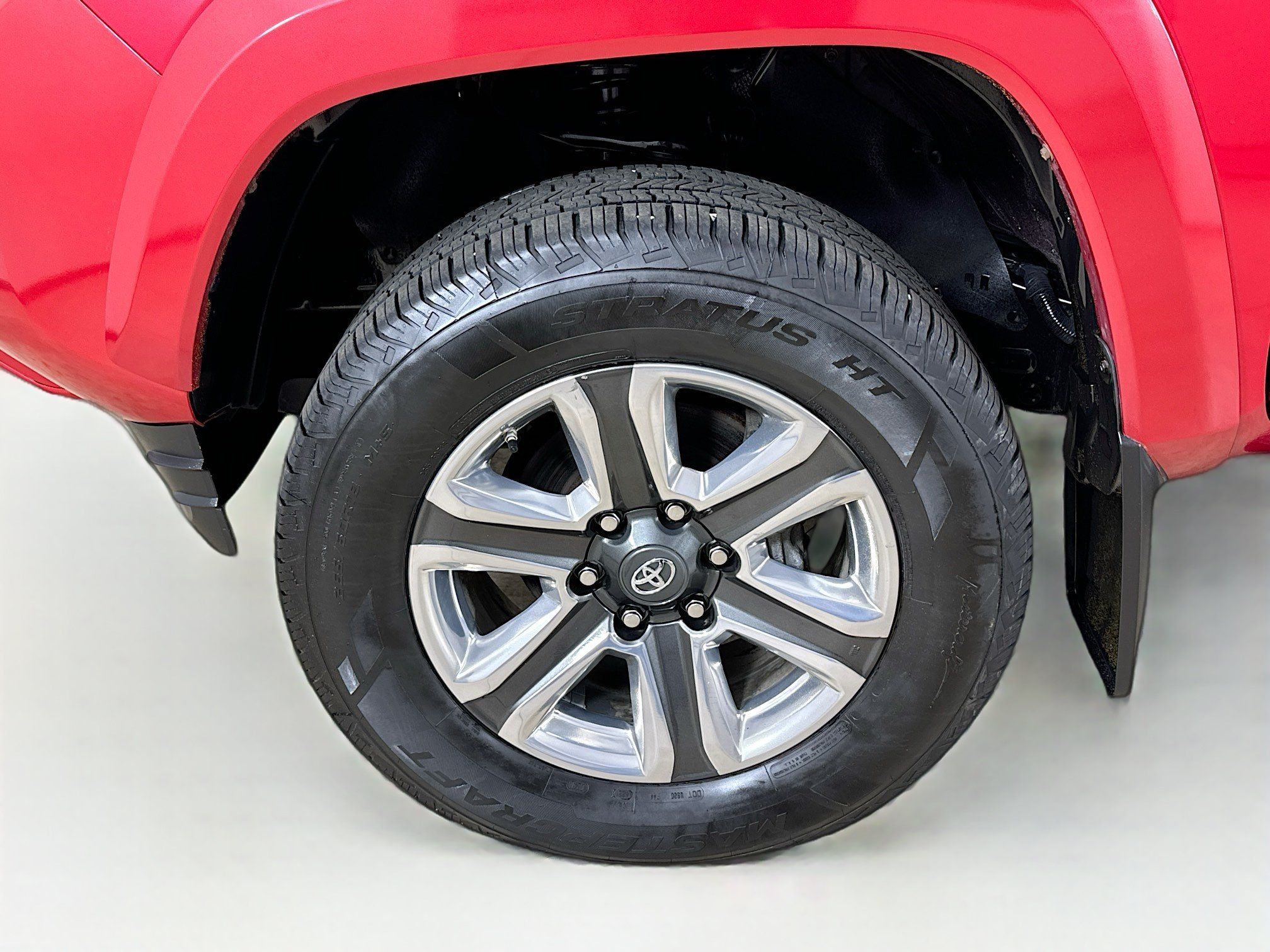 Used 2019 Toyota Tacoma Limited AWD/4WD image 25