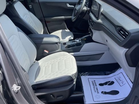 Certified 2023 Ford Escape Platinum w/ Premium Technology Package AWD/4WD image 12