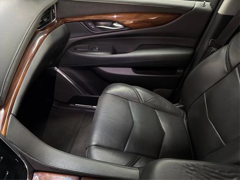 Used 2016 Cadillac Escalade Premium AWD/4WD image 41