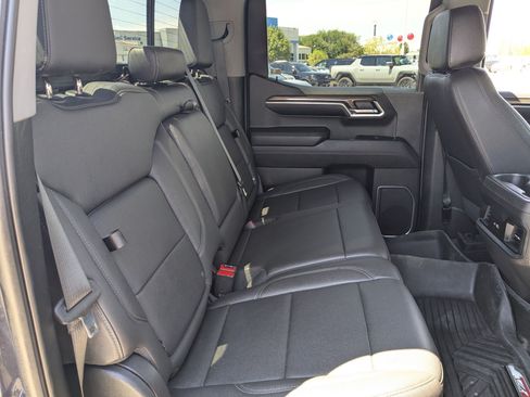 Certified 2022 Chevrolet Silverado 1500 LT Trail Boss w/ LT Trail Boss Premium Package AWD/4WD image 30