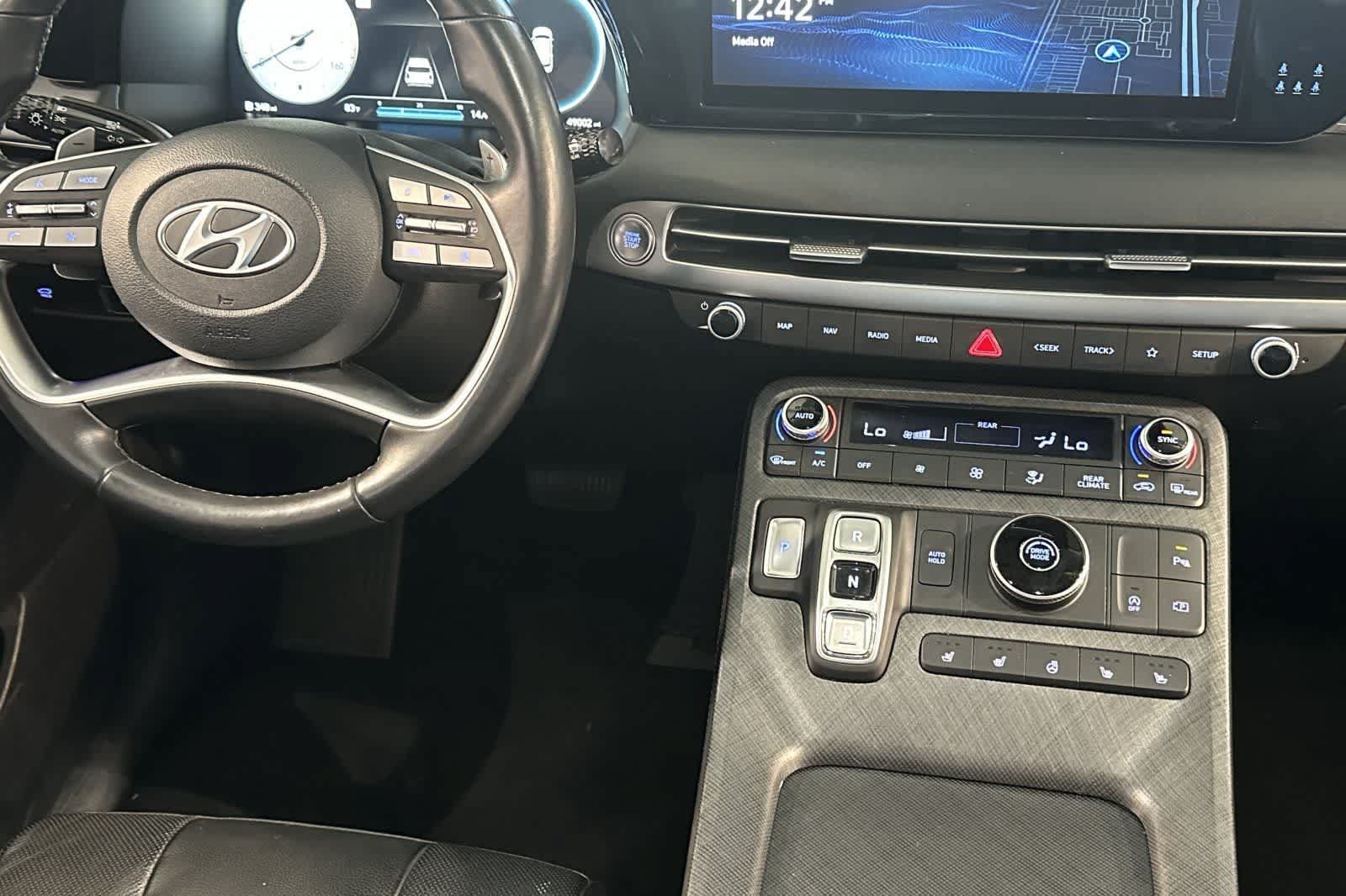 Used 2024 Hyundai Palisade Limited FWD image 16