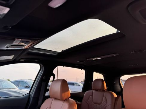 Used 2025 Kia Telluride AWD image 30