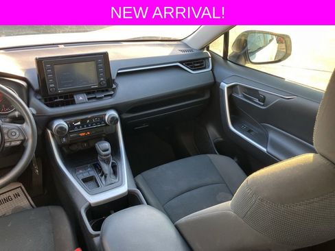 Used 2022 Toyota RAV4 LE image 19
