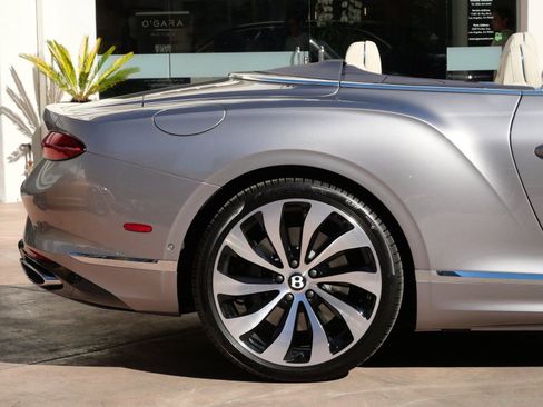 New 2026 Bentley Continental GTC AWD/4WD image 9