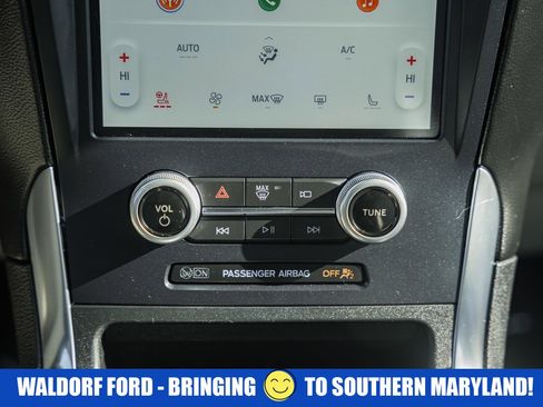Used 2022 Ford Edge Titanium image 27