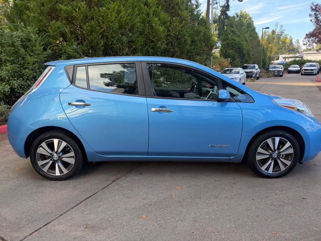 Used 2013 Nissan Leaf SL FWD image 2