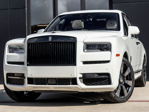 Used 2019 Rolls-Royce Cullinan image 1