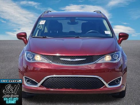 Used 2017 Chrysler Pacifica Touring-L FWD image 12