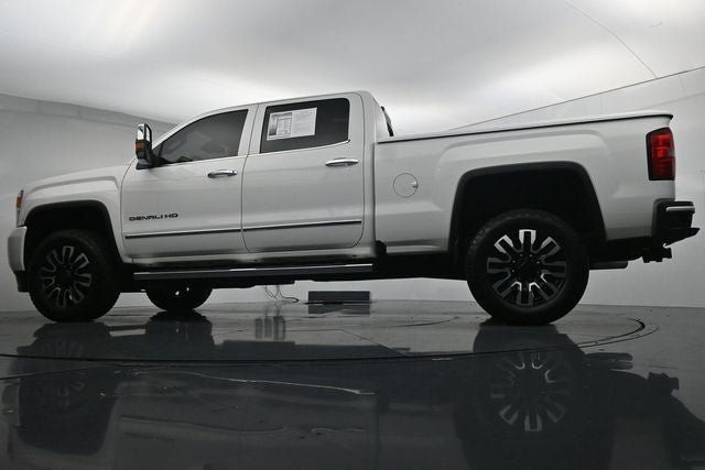 Used 2016 GMC Sierra 2500 Denali w/ Duramax Plus Package AWD/4WD image 34