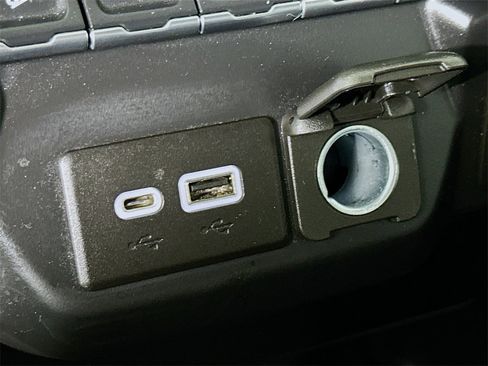 Used 2021 Chevrolet Silverado 1500 Custom Trail Boss image 28