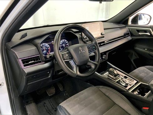 Used 2023 Mitsubishi Outlander Ralliart image 14