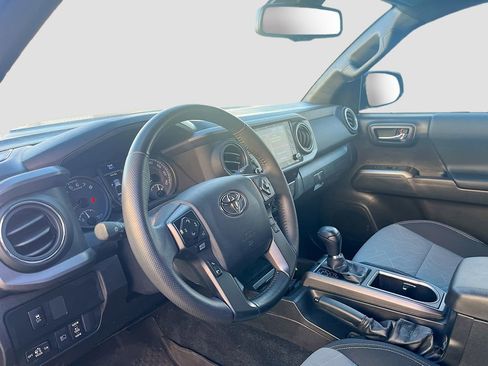 Used 2023 Toyota Tacoma TRD Off-Road w/ Black Out Package (TMS) AWD/4WD image 9