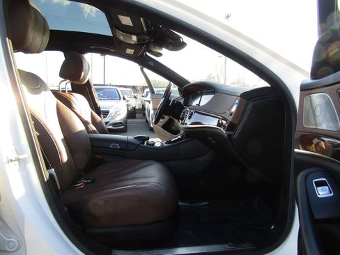 Used 2014 Mercedes-Benz S 550 Sedan w/ Sport Package w/ Sport Package image 14