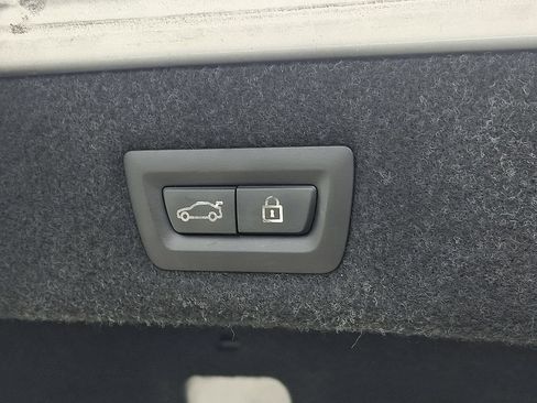 Used 2019 BMW 530i xDrive w/ Convenience Package AWD/4WD image 31