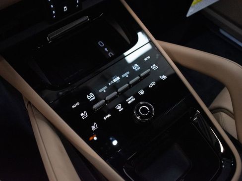 New 2026 Porsche Cayenne image 23