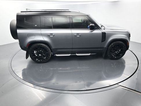 Used 2023 Land Rover Defender 110 S image 37