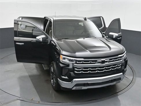 Used 2022 Chevrolet Silverado 1500 LTZ w/ Technology Package image 49