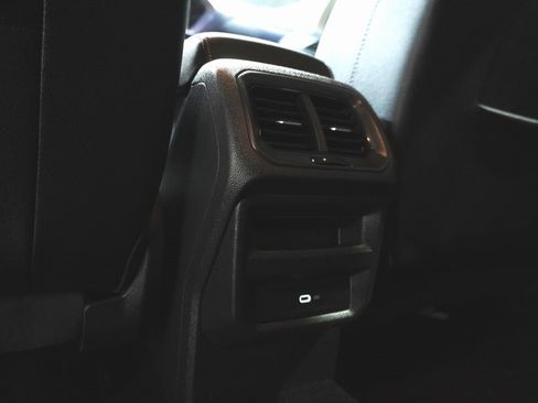 Used 2022 Volkswagen Taos SE image 12