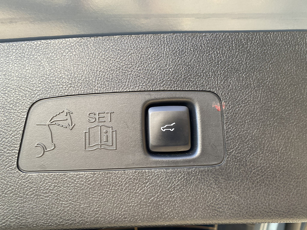 Used 2023 Lincoln Corsair Reserve w/ Equipment Group 201A AWD/4WD image 13