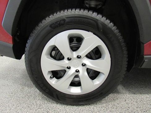 Used 2023 Toyota RAV4 LE AWD/4WD image 14