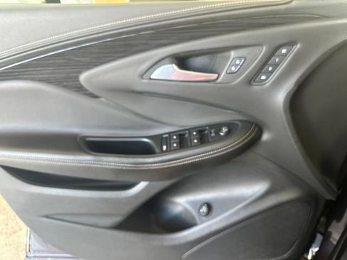 Used 2017 Buick Envision Essence AWD/4WD image 36