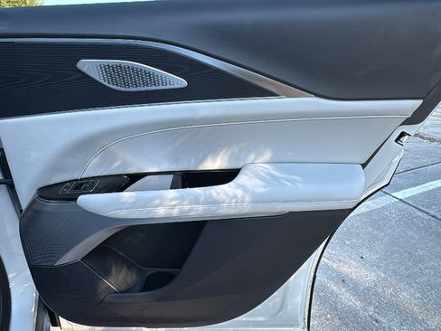 Used 2025 Cadillac Lyriq Luxury image 26