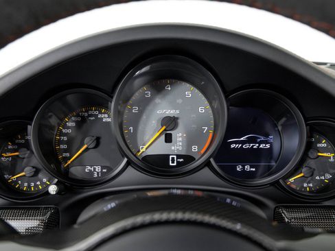 Used 2018 Porsche 911 GT2 RS image 18