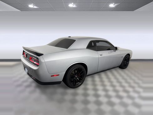Used 2022 Dodge Challenger R/T w/ Blacktop Package RWD image 9