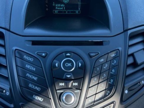 Used 2015 Ford Fiesta SE image 11