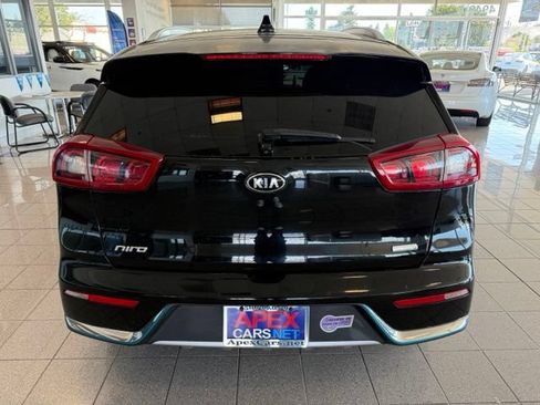 Used 2019 Kia Niro EX FWD image 4
