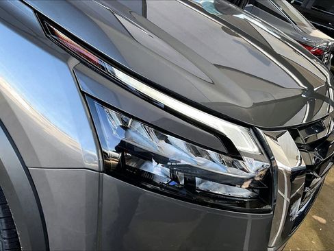 Certified 2024 Nissan Pathfinder S image 24