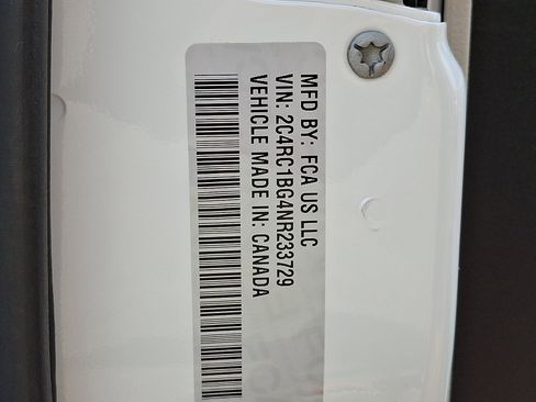 Used 2022 Chrysler Pacifica Touring-L image 26