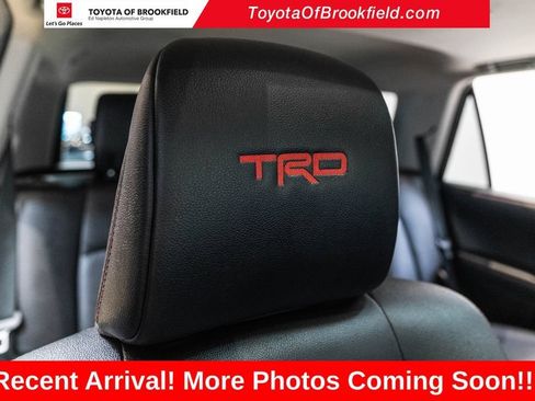 Used 2018 Toyota 4Runner TRD Off-Road Premium AWD/4WD image 14