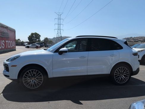 Used 2022 Porsche Cayenne Platinum Edition AWD/4WD image 6