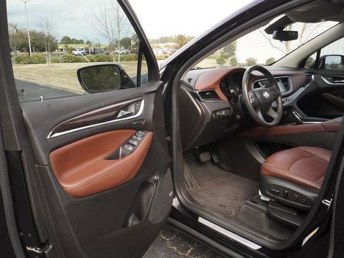 Used 2021 Buick Enclave Avenir w/ Avenir Technology Package image 11