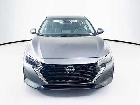 Used 2025 Nissan Sentra SV image 2
