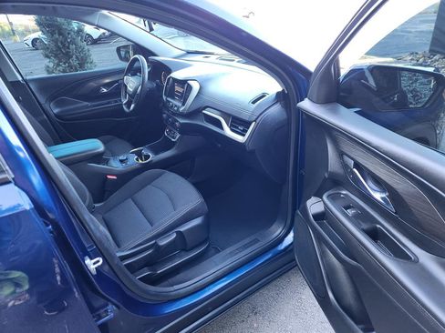 Used 2023 GMC Terrain SLE w/ Driver Convenience Package image 12