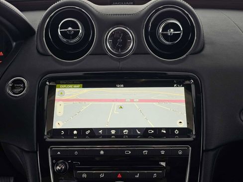 Used 2019 Jaguar XJ R-Sport image 24
