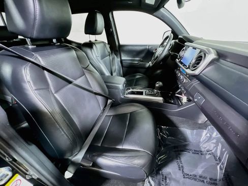 Certified 2020 Toyota Tacoma Limited AWD/4WD image 25
