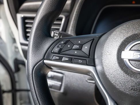 Used 2024 Nissan Leaf S image 17