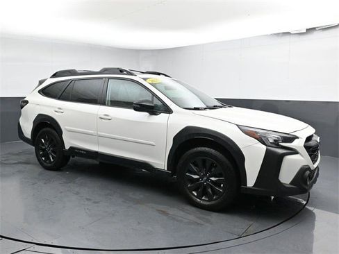 Used 2025 Subaru Outback Onyx Edition XT image 3