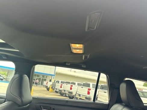 Used 2023 Toyota Highlander XSE image 19